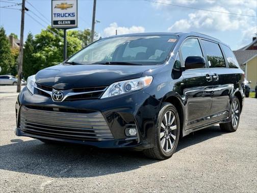 2020 Toyota Sienna XLE