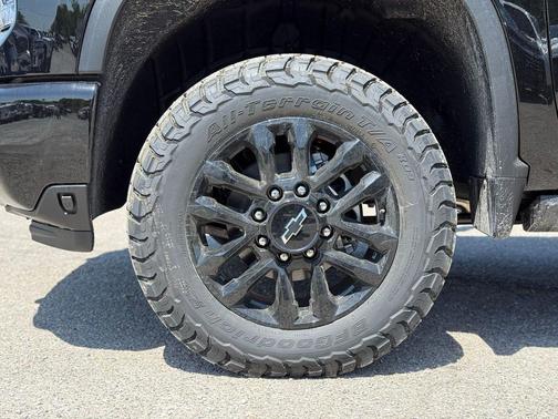 Black 2026 Chevrolet Silverado 2500 High Country