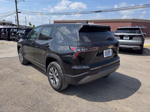 Mosaic Black Metallic 2027 Chevrolet Equinox 1LT