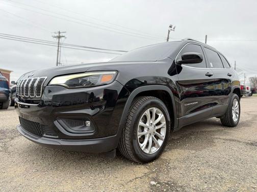 Diamond Black Crystal Pearlcoat 2019 Jeep Cherokee Latitude