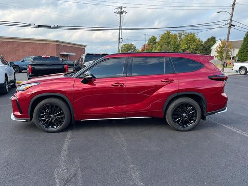 Ruby Flare Pearl 2024 Toyota Highlander XSE