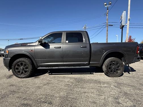 2020 RAM 2500 Laramie Crew Cab 4X4 6'4' Box