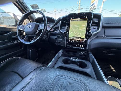 2020 RAM 2500 Laramie Crew Cab 4X4 6'4' Box