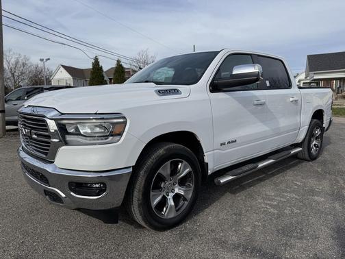 Bright White Clearcoat 2023 RAM 1500 Laramie
