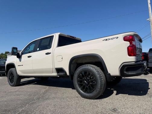 White Sands 2026 Chevrolet Silverado 2500 Custom