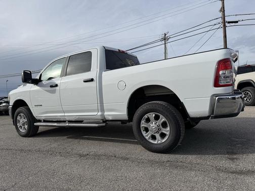 2023 RAM 2500 Big Horn Crew Cab 4x4 6'4' Box