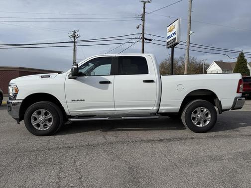 2023 RAM 2500 Big Horn Crew Cab 4x4 6'4' Box