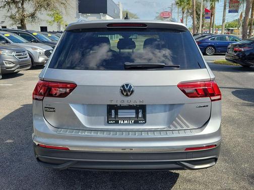 Silver Metallic 2022 Volkswagen Tiguan 2.0T SE 4MOTION