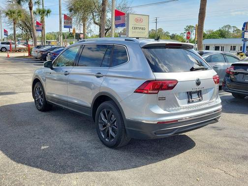Silver Metallic 2022 Volkswagen Tiguan 2.0T SE 4MOTION