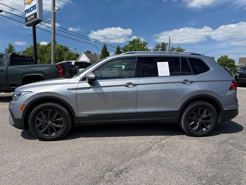 Silver Metallic 2022 Volkswagen Tiguan 2.0T SE 4MOTION
