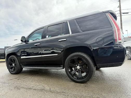 2017 Cadillac Escalade Luxury