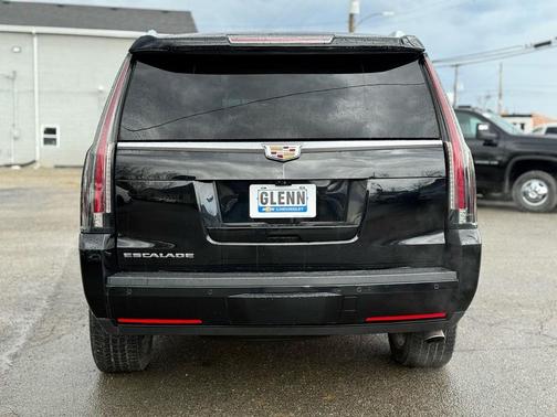 2017 Cadillac Escalade Luxury