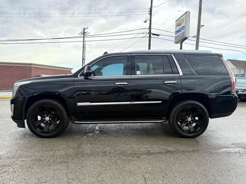 2017 Cadillac Escalade Luxury