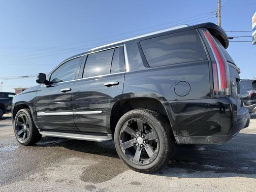 2017 Cadillac Escalade Luxury