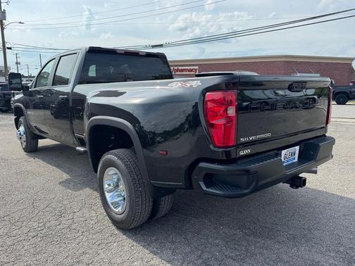 Black 2026 Chevrolet Silverado 3500 Crew Cab, Long Bed, WT Dual Rear Wheel, RWD