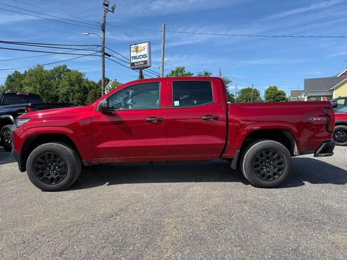 Radiant Red Tintcoat 2026 Chevrolet Colorado WT