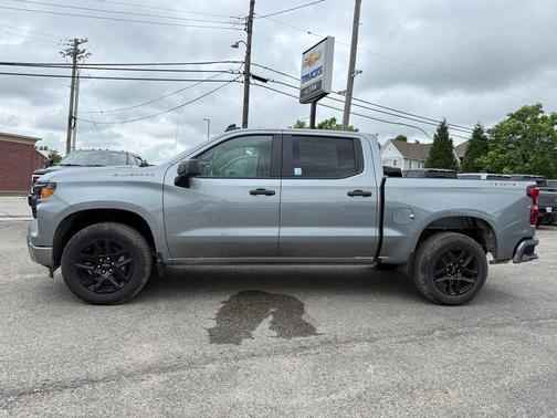 Sterling Gray Metallic 2026 Chevrolet Silverado 1500 Custom