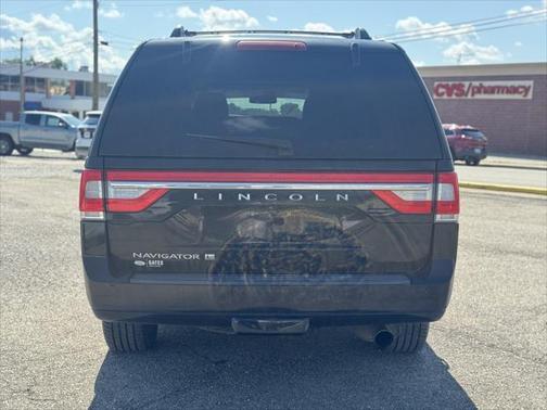 2017 Lincoln Navigator Select