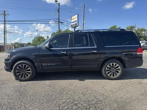 2017 Lincoln Navigator Select