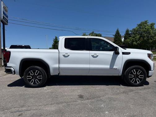 Summit White 2021 GMC Sierra 1500 AT4