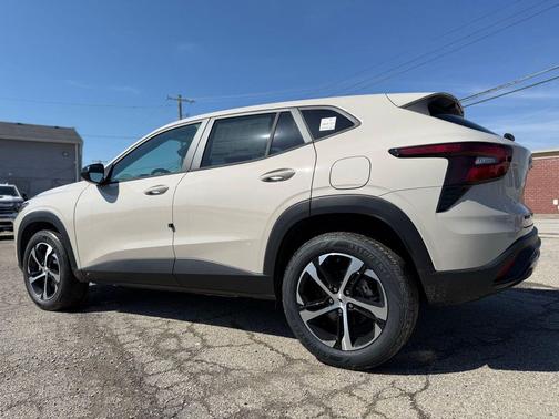 White Sands 2026 Chevrolet Trax FWD 1RS