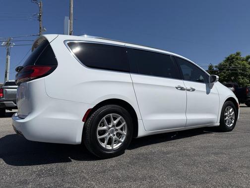 2021 Chrysler Pacifica Touring L