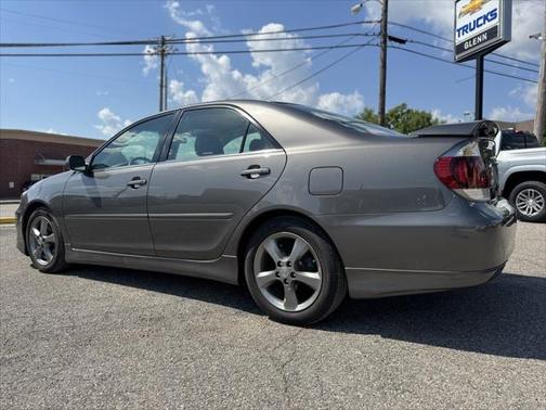 2005 Toyota Camry SE V6