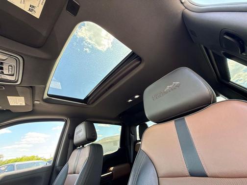 Black 2019 Chevrolet Silverado 1500 High Country
