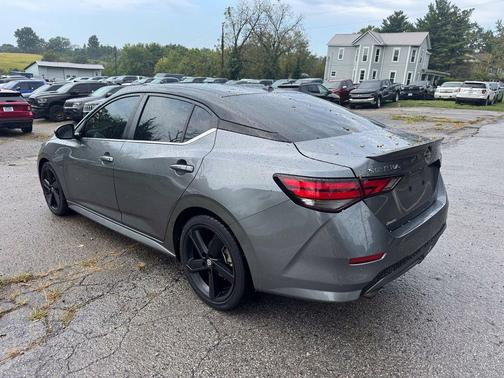 Gun Metallic/Super Black 2023 Nissan Sentra SR