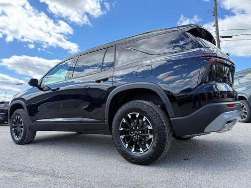 Mosaic Black Metallic 2026 Chevrolet Traverse AWD Z71