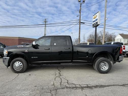 2020 RAM 3500 Laramie Crew Cab 4x4 8' Box