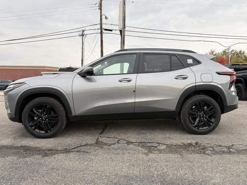 Sterling Gray Metallic 2026 Chevrolet Trax FWD ACTIV