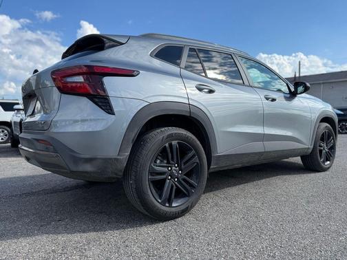 Sterling Gray Metallic 2026 Chevrolet Trax FWD ACTIV