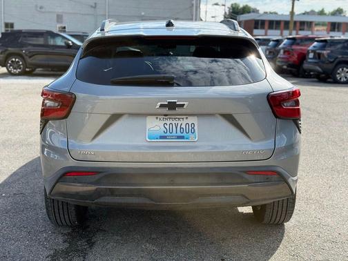 Sterling Gray Metallic 2026 Chevrolet Trax FWD ACTIV