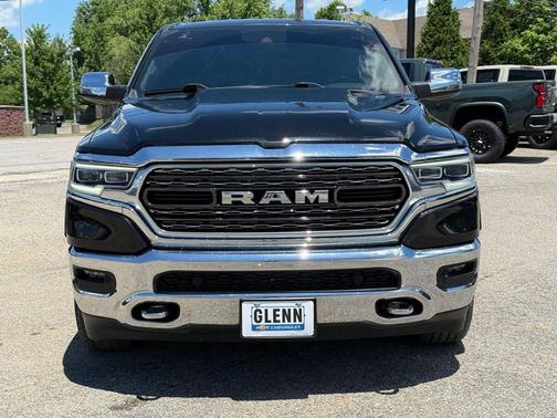 Diamond Black Crystal Pearlcoat 2023 RAM 1500 Limited