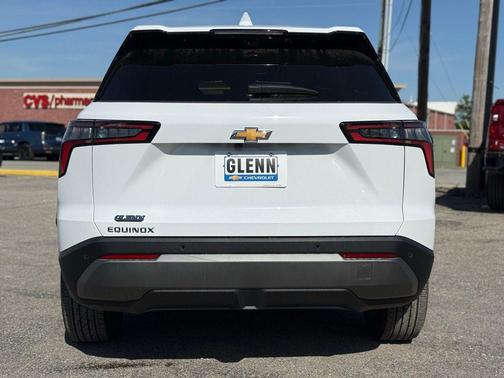 Summit White 2026 Chevrolet Equinox 1LT