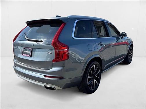 2020 Volvo XC90 T6 Momentum