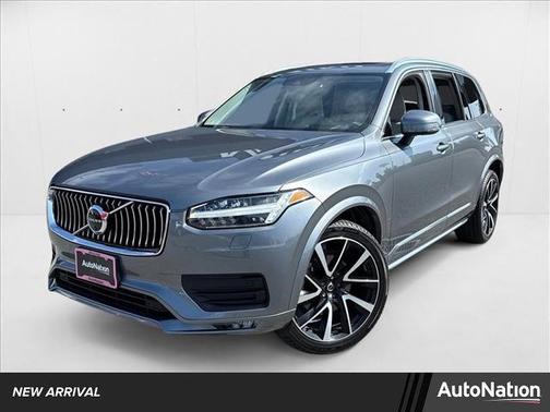 2020 Volvo XC90 T6 Momentum