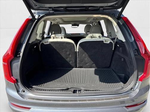 2020 Volvo XC90 T6 Momentum