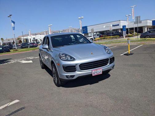2017 Porsche Cayenne Platinum Edition