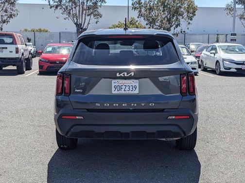 2022 Kia Sorento LX