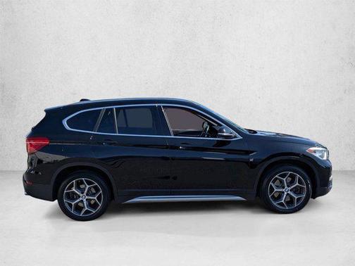 Black Sapphire Metallic 2018 BMW X1 xDrive28i