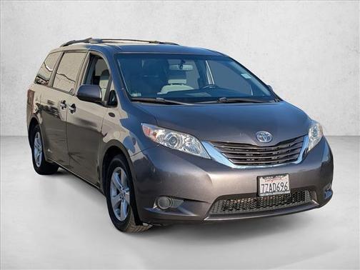 2017 Toyota Sienna LE