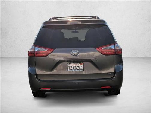 2017 Toyota Sienna LE