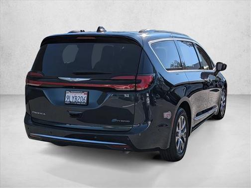 2023 Chrysler Pacifica L