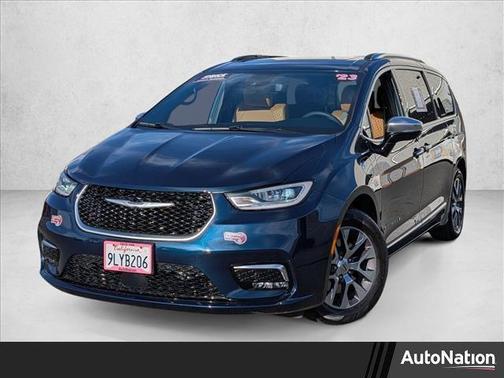 2023 Chrysler Pacifica L