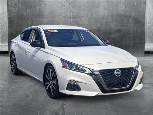 2022 Nissan Altima SR FWD