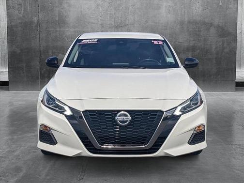 2022 Nissan Altima SR FWD