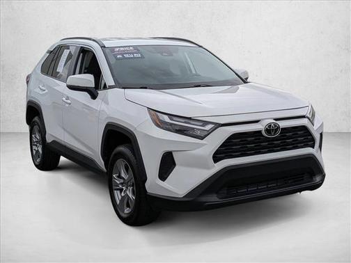 Ice Cap 2024 Toyota RAV4 XLE