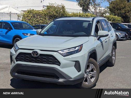 2022 Toyota RAV4 XLE